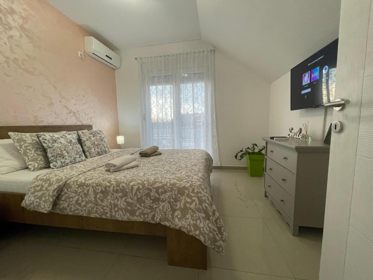 Apartman 1 Apartment Sremska Mitrovica Exterior photo