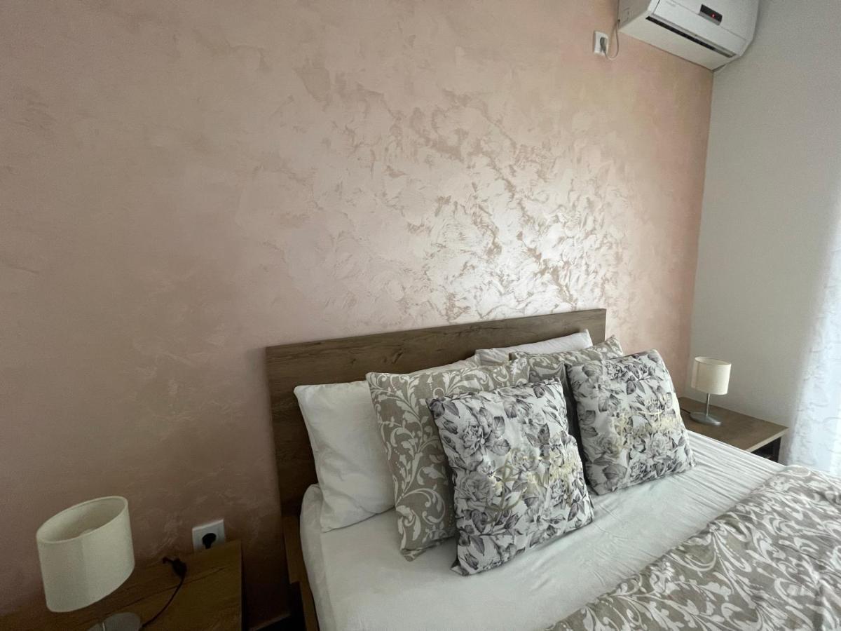 Apartman 1 Apartment Sremska Mitrovica Exterior photo