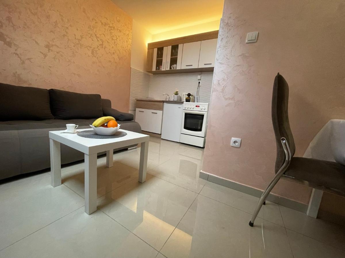 Apartman 1 Apartment Sremska Mitrovica Exterior photo